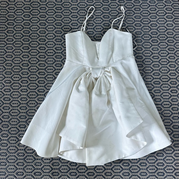 Bardot Annabelle Plunge Neck Mini Dress - Picture 2 of 10